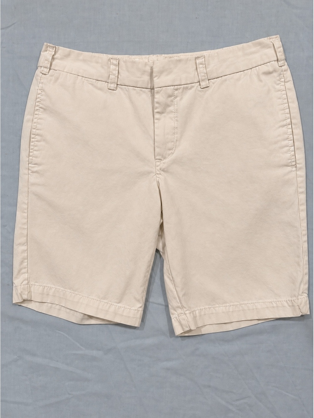 Joe Fresh Women’s White Bermuda Chino Shorts Size 4 Classic Preppy Walking